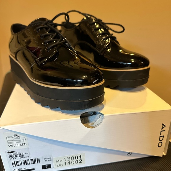 ALDO Shiny Black Platform Oxfords - Picture 1 of 4
